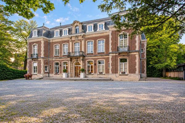 Voorgevel van Kasteel Fruithof