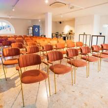 Hobé-zaal van het Afrikapaleis in vergaderopstelling